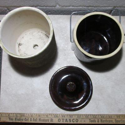 3-033 Two Medium Pots, 1 has lid