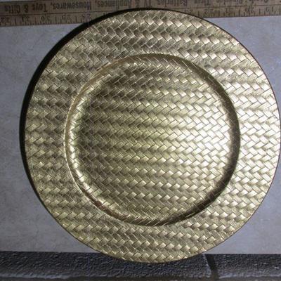 3-035 Centrum Golden Weave Charger and 6 Gold Flat Chargers