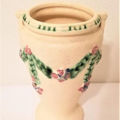 Lot #59  Early ROSEVILLE vase - LaRose patter - 1924