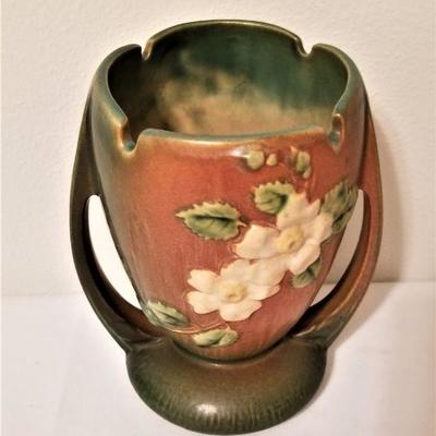 Lot #75  ROSEVILLE  White Rose Vase - 1940