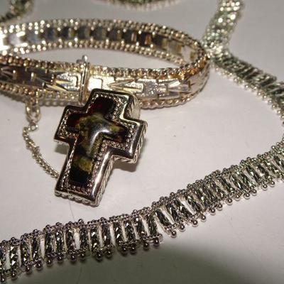 Silver Tone Necklace, Earrings and Bracelet 