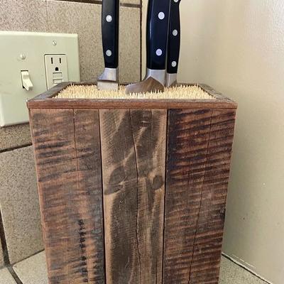 RUSTIC WOODEN KNIFE BLOCK FOR KNIFE STORAGE