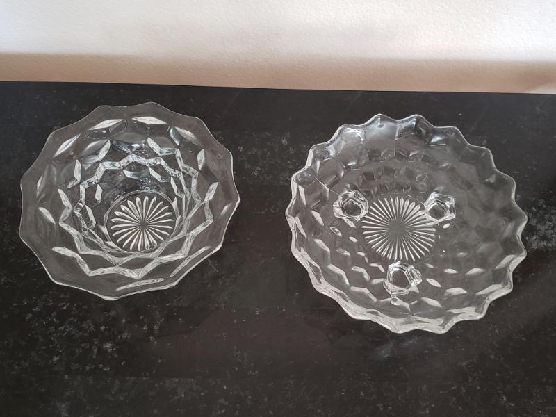 Lot 194 Small Glass Serving Dishes (2)