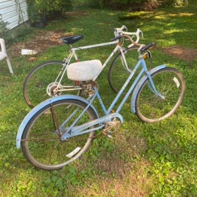 Lot #622 Pair of Vintage Bicycles 