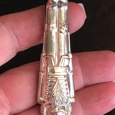 D21: Godinger Nutcracker Cheese/Fruit Knives