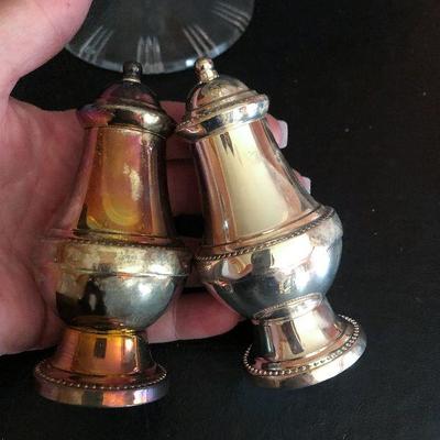 D22: Crystals and Silver Plated Table Serving 