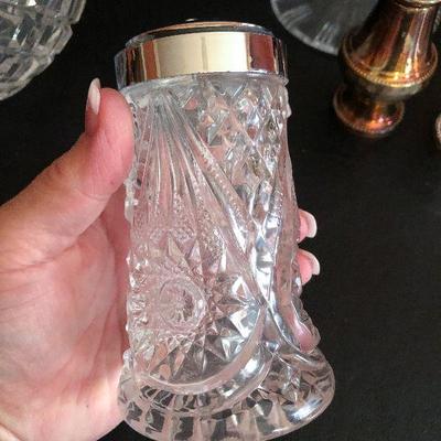 D22: Crystals and Silver Plated Table Serving 