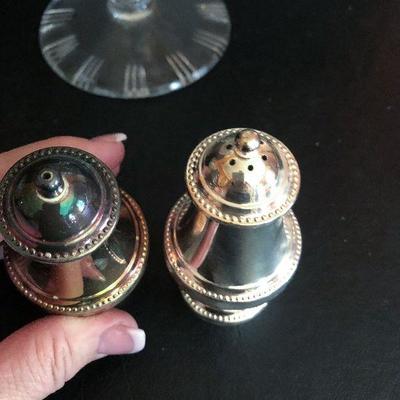 D22: Crystals and Silver Plated Table Serving 