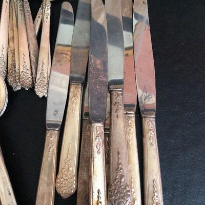 D25: King Edward Moss Rose Silver-plated Flatware 1949 lot