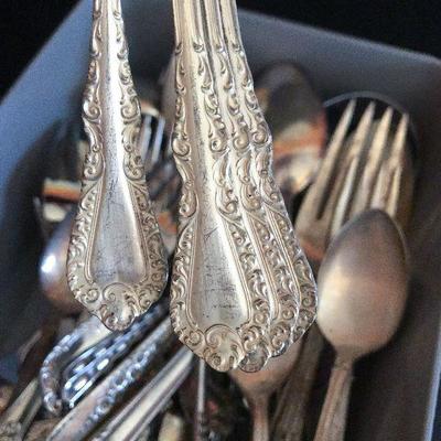 D26: Silver-plate Lot of Misc Flatware 