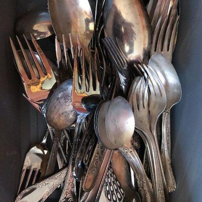 D26: Silver-plate Lot of Misc Flatware 