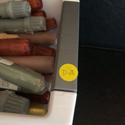 D28: Lot of Tall Candles