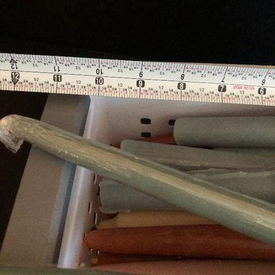 D28: Lot of Tall Candles