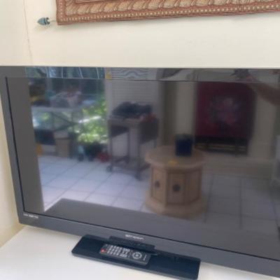 Lot #636 Emerson HDTV LCD 39â€ Flatscreen Television 