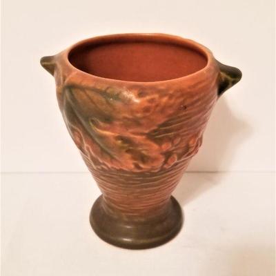 Lot #104  ROSEVILLE Bushberry Vase - 1941