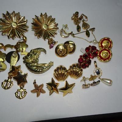 Gold Tone Jewelry Lot, All Wearable, Earrings, Pins, Brooch, Pendants