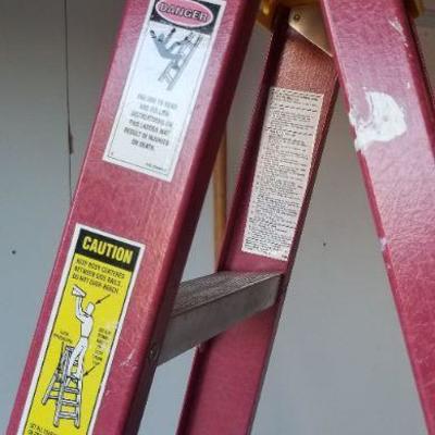 LOT 3: Wernerâ„¢ FS206 6ft. Fiberglass Ladder Commercial Grade
