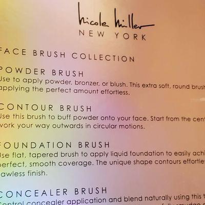 B2-9 Makeup Brushes/Beauty Lot