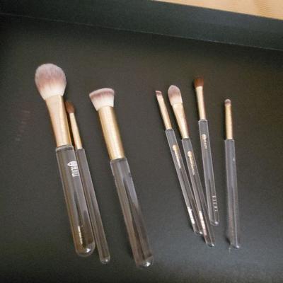 B2-9 Makeup Brushes/Beauty Lot