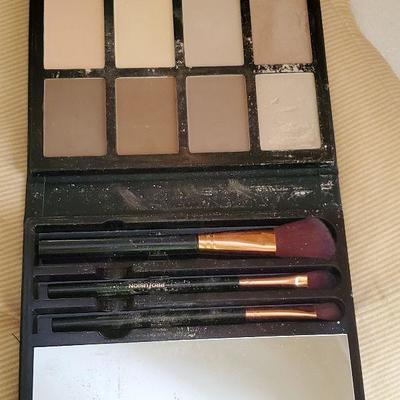 B2-9 Makeup Brushes/Beauty Lot