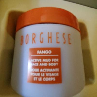 B2-14: Borghese Skin Care Gift Box