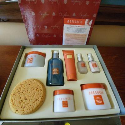 B2-14: Borghese Skin Care Gift Box