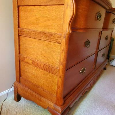 B2-17: Lexington Oak Long Dresser