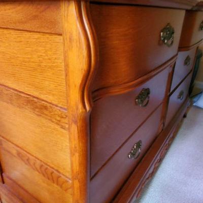 B2-17: Lexington Oak Long Dresser