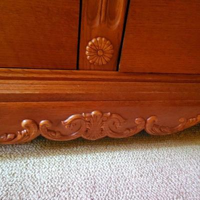 B2-17: Lexington Oak Long Dresser