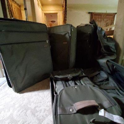 B2-21:  Briggs & Riley Luggage