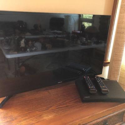 Samsung TV and DVD Player Set