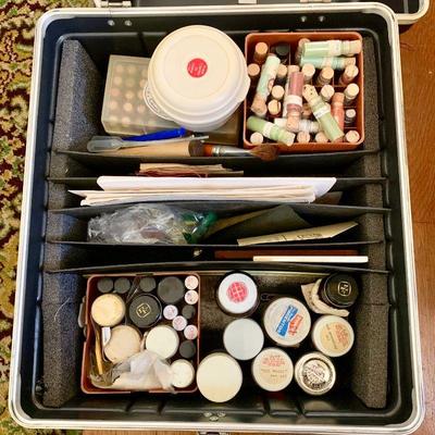 LOT 89 ART SUPPLY CASE FILLED WITH PAINTS & POWDERS FOR CHINA PAINTING
