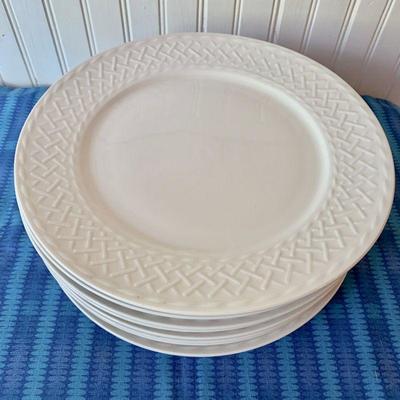 LOT 93 WHITE CHARGERS BASKET WEAVE EDGE