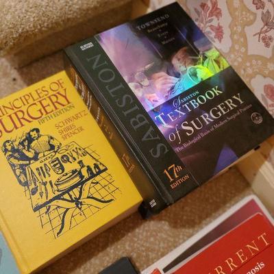MB-13: Lot of medical books