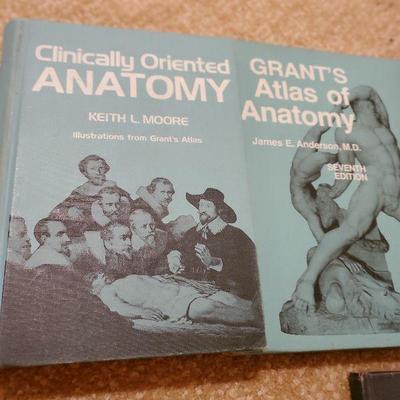 MB-13: Lot of medical books