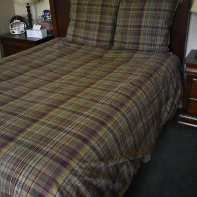 B1-3: Queen Mahogany Bedroom Set Headboard,  Matching Nightstands