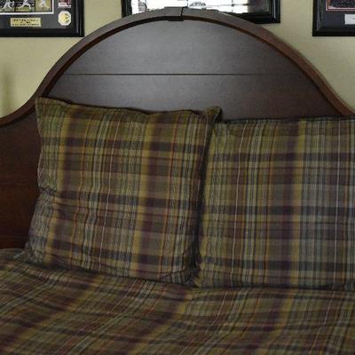 B1-3: Queen Mahogany Bedroom Set Headboard,  Matching Nightstands