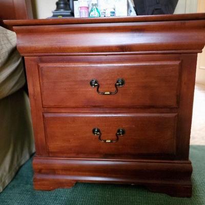 B1-3: Queen Mahogany Bedroom Set Headboard,  Matching Nightstands
