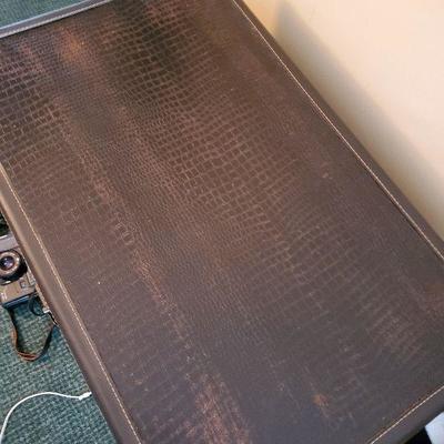 B1-10: Chest / Blankets / Toys