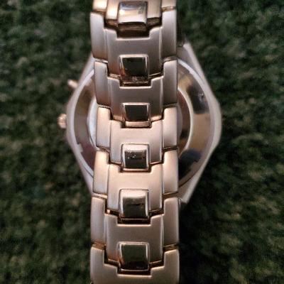 B1-18: Misc. Men's Lot Watches Electronic Football scoreboard, more! 