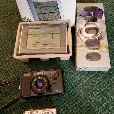 B1-18: Misc. Men's Lot Watches Electronic Football scoreboard, more! 
