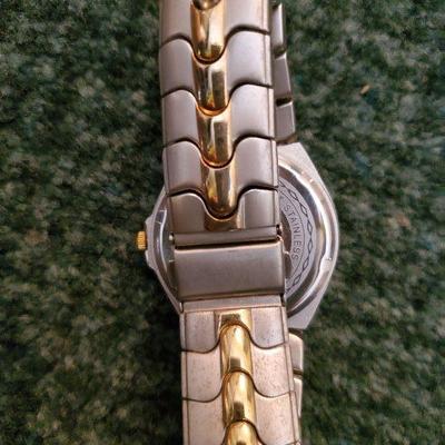 B1-18: Misc. Men's Lot Watches Electronic Football scoreboard, more! 