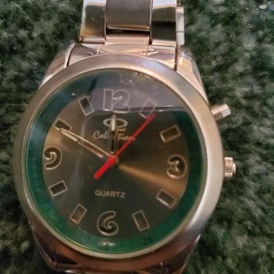 B1-18: Misc. Men's Lot Watches Electronic Football scoreboard, more! 