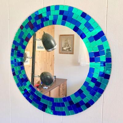 LOT 121 ROUND MIRROR BLUE MOSAIC EDGE #1