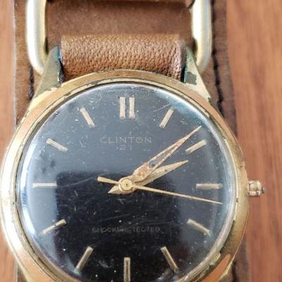 Lot 105: Vintage Clintonâ„¢ 21 Military Black Dial Gold Plated Trench Watch