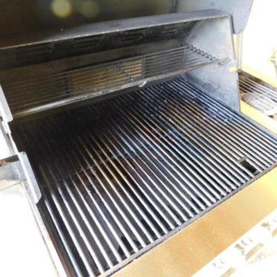 Jenn-Air Gas Outdoor Grill with Side Burner