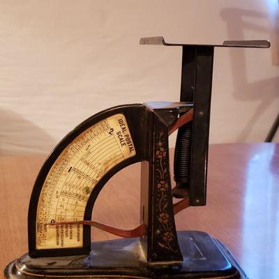 Lot 115: Vintage Postal Scale