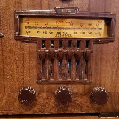 Lot 130: Vintage Shortwave Radio