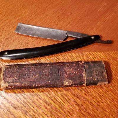 Lot 135: Antique King Of Whiskers Straight Razor 