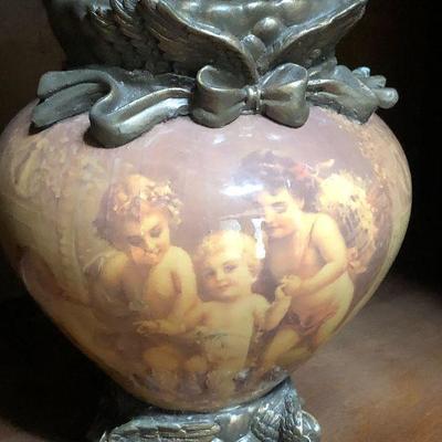 E3: Beautiful Vase of Angels / Cherubs